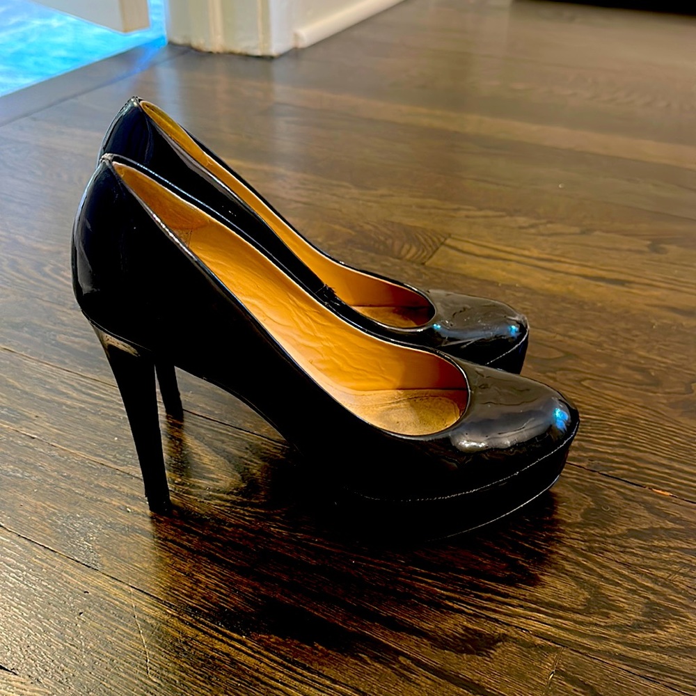 Diane Von Furstenberg - Black patent leather pumps